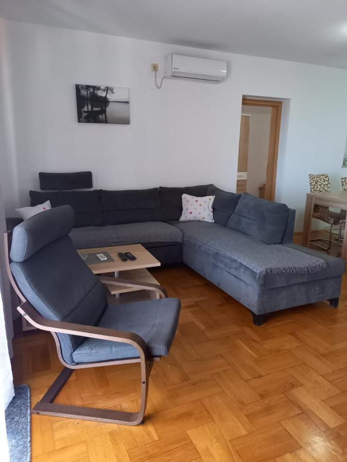 Apartmani Afrodita Crikvenica Buitenkant foto