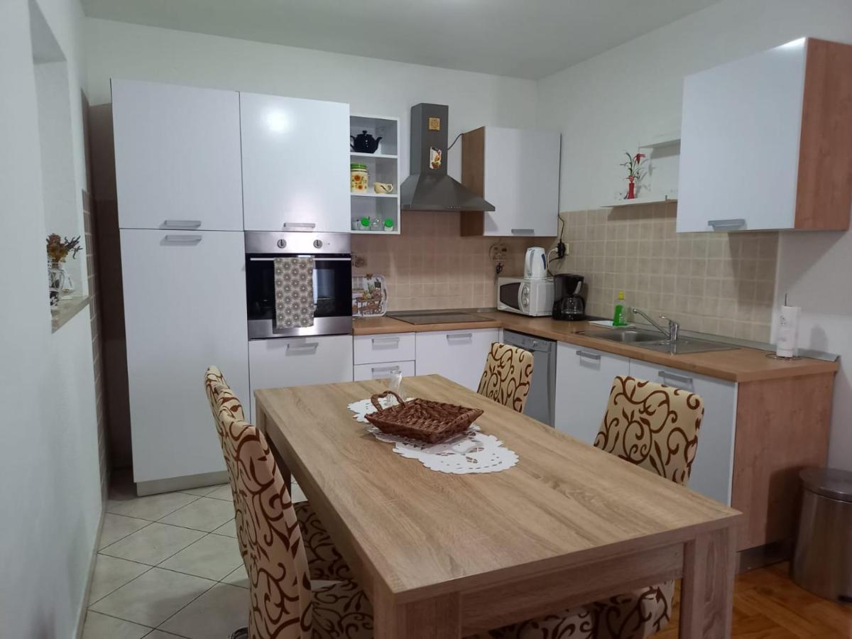 Apartmani Afrodita Crikvenica Buitenkant foto